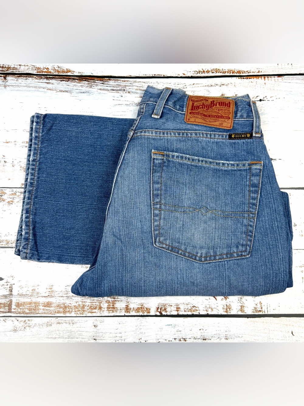 Lucky Brand Men’s Bootcut Jeans in Medium Wash size 31 Regular